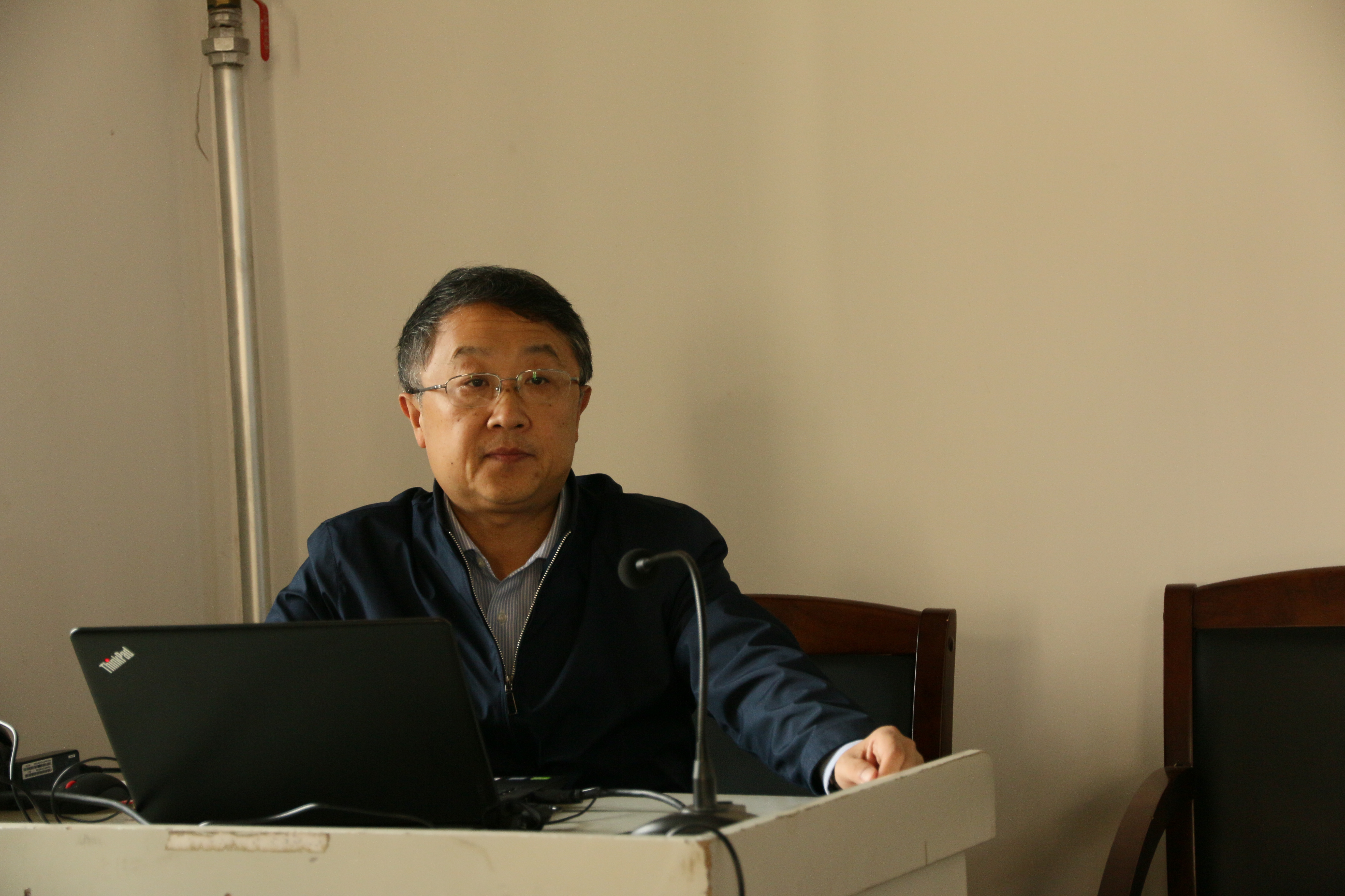 水产学院院长李琪教授为学生党员讲专题党课